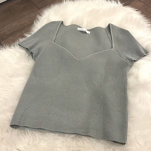 *NEARLY NEW* SWEETHEART SWEATER TEE